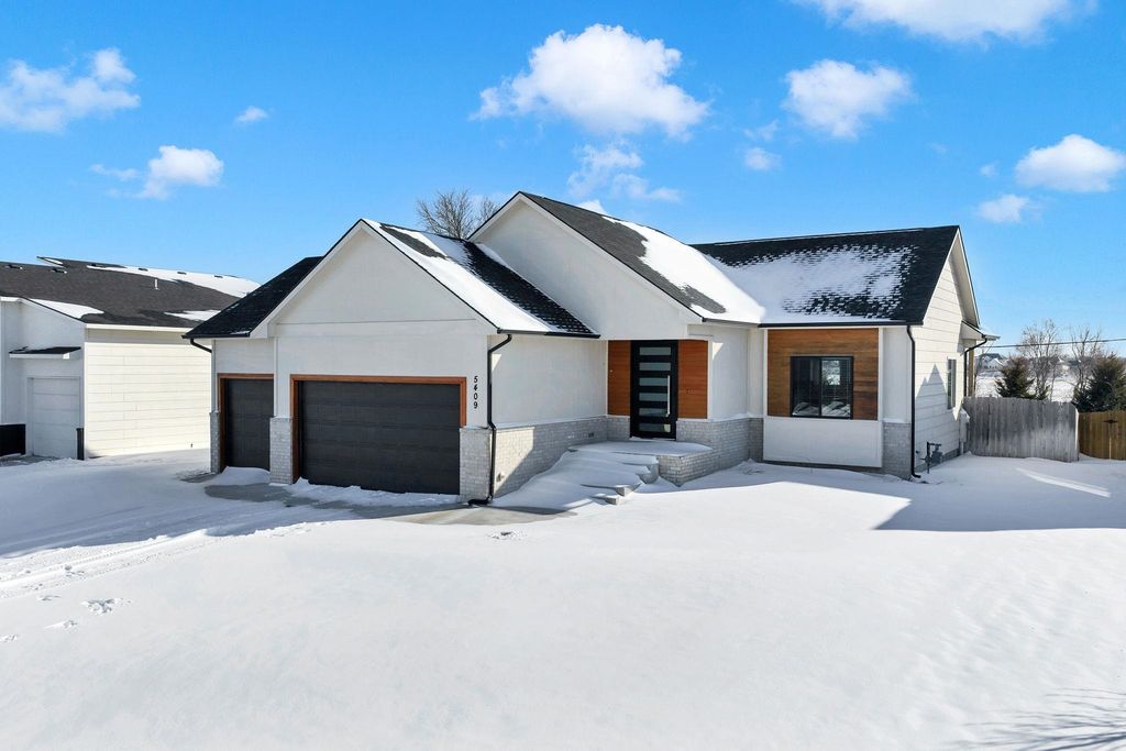 5409 N Saint Paul Ct, Wichita, KS 67204