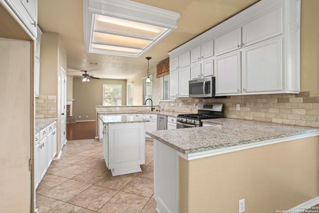 22422 Sierra Blanca, San Antonio, TX 78259