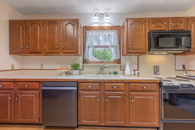 1424 N Lake Road 1424 N Lake Road, New Carlisle, OH 45344