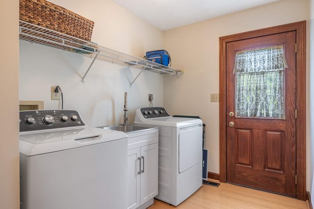 1424 N Lake Road 1424 N Lake Road, New Carlisle, OH 45344