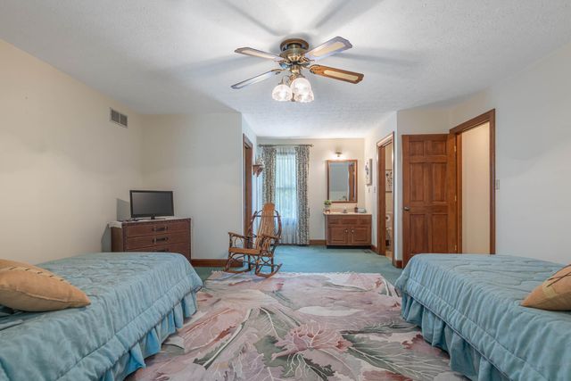 1424 N Lake Road 1424 N Lake Road, New Carlisle, OH 45344