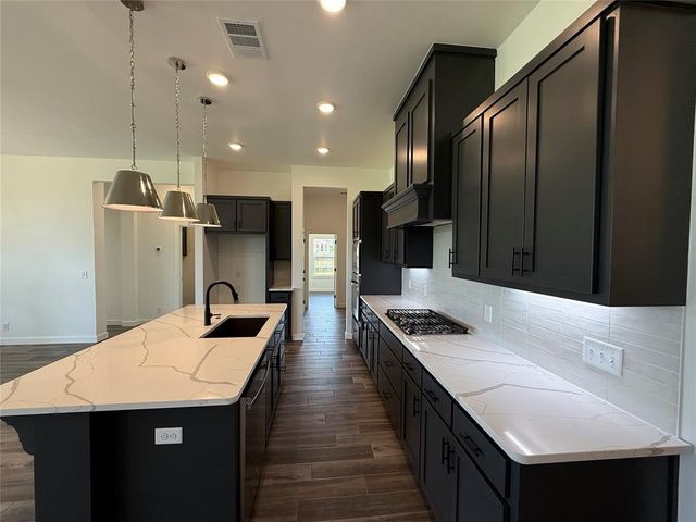 8940 E 161st Place, Bixby, OK 74008