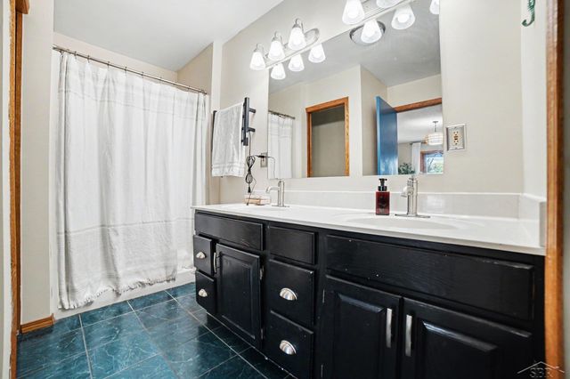 5089 N Fox Road, Sanford, MI 48657