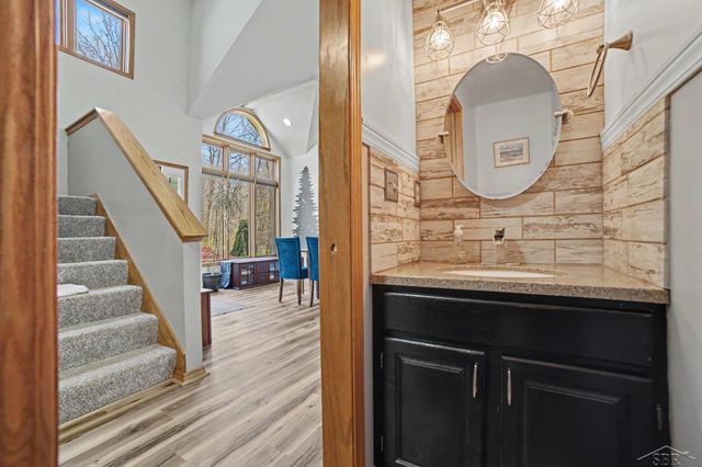 5089 N Fox Road, Sanford, MI 48657