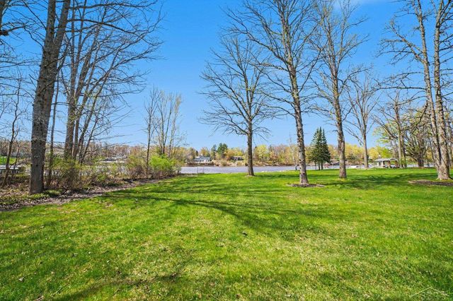 5089 N Fox Road, Sanford, MI 48657