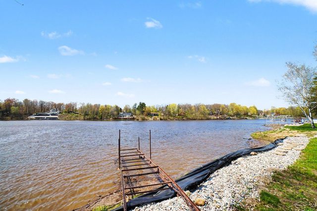 5089 N Fox Road, Sanford, MI 48657
