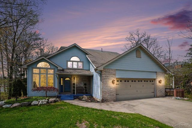 5089 N Fox Road, Sanford, MI 48657