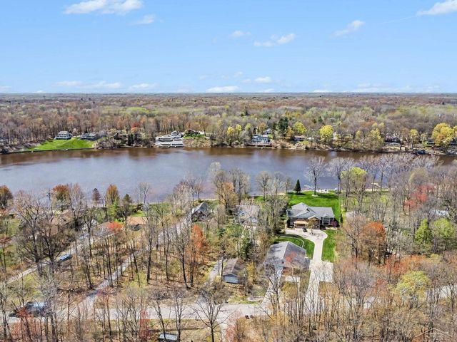 5089 N Fox Road, Sanford, MI 48657