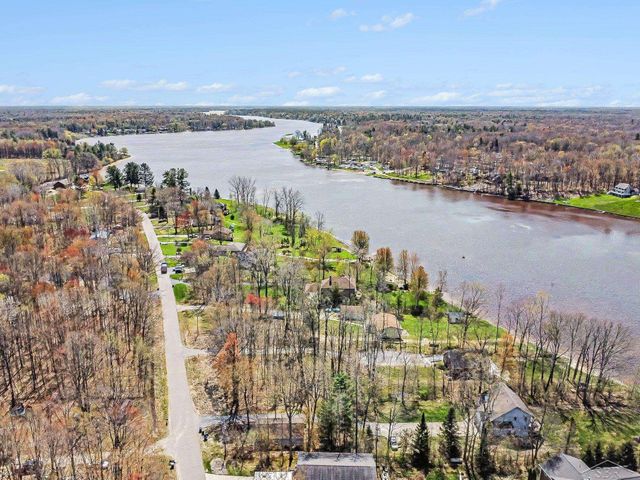 5089 N Fox Road, Sanford, MI 48657