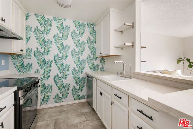1935 Alpha Road 323, Glendale, CA 91208