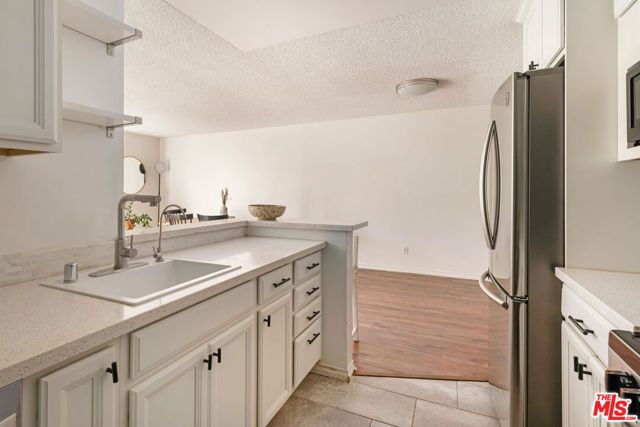 1935 Alpha Road 323, Glendale, CA 91208