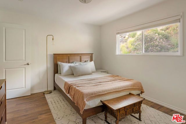 1935 Alpha Road 323, Glendale, CA 91208