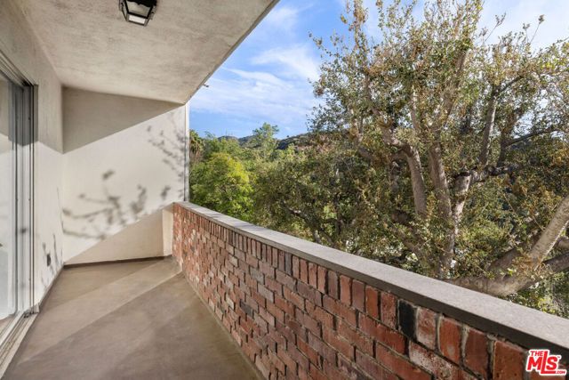 1935 Alpha Road 323, Glendale, CA 91208