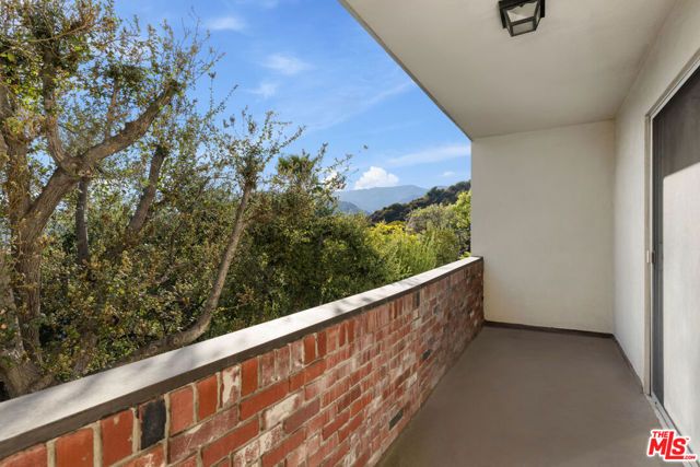 1935 Alpha Road 323, Glendale, CA 91208