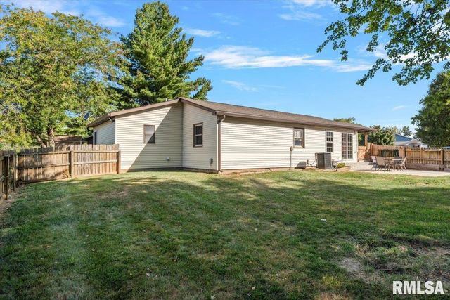 2901 ONTARIO Drive, Springfield, IL 62707