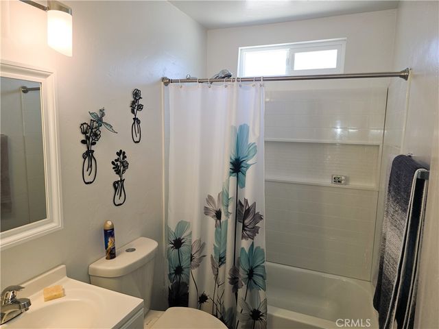 23911 Tahquitz, Apple Valley, CA 92307