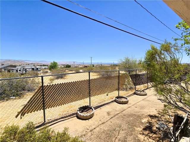 23911 Tahquitz, Apple Valley, CA 92307