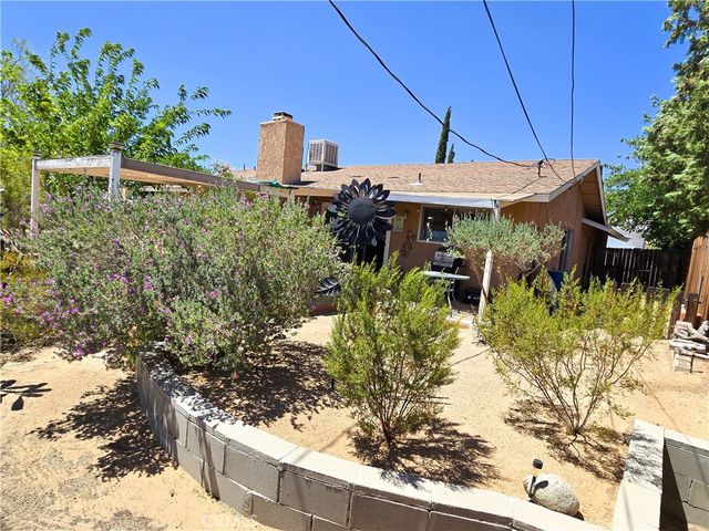 23911 Tahquitz, Apple Valley, CA 92307