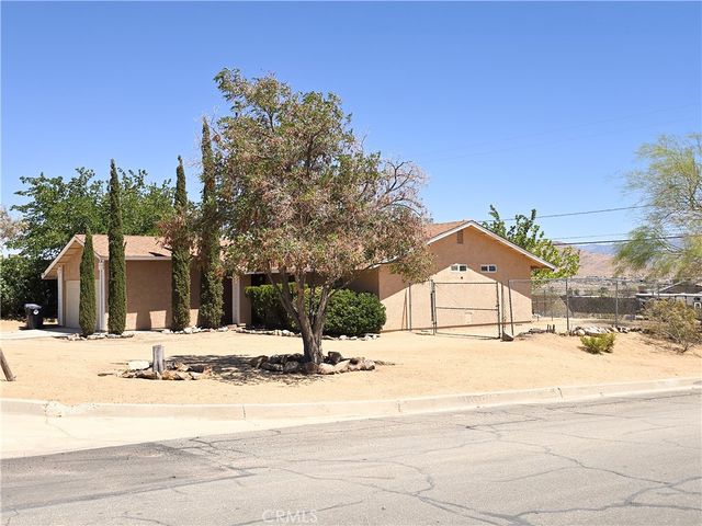 23911 Tahquitz, Apple Valley, CA 92307