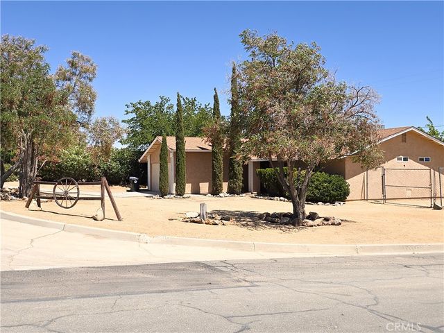 23911 Tahquitz, Apple Valley, CA 92307