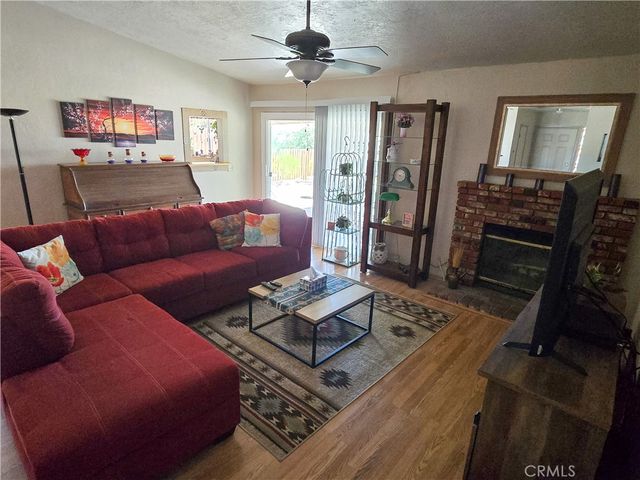 23911 Tahquitz, Apple Valley, CA 92307