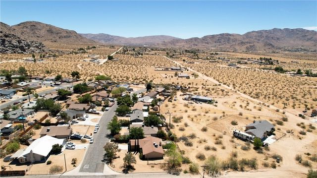23911 Tahquitz, Apple Valley, CA 92307