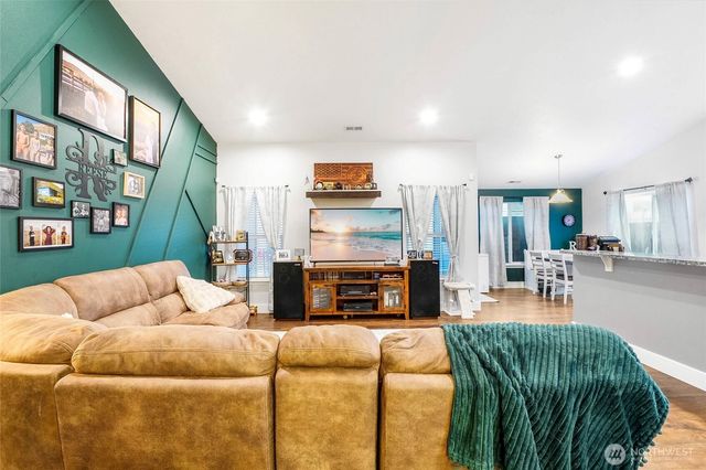 527 S Bayside Street, Moses Lake, WA 98837