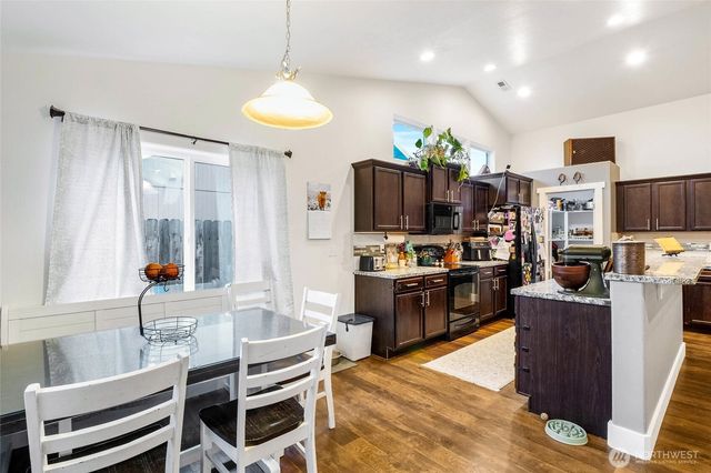 527 S Bayside Street, Moses Lake, WA 98837