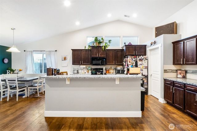 527 S Bayside Street, Moses Lake, WA 98837