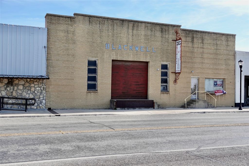 1208 N Fisher, Goldthwaite, TX 76844