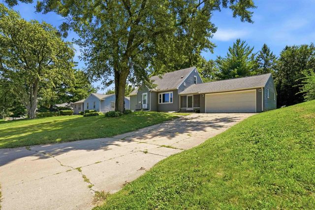 700 Cornwall Avenue, Waterloo, IA 50702