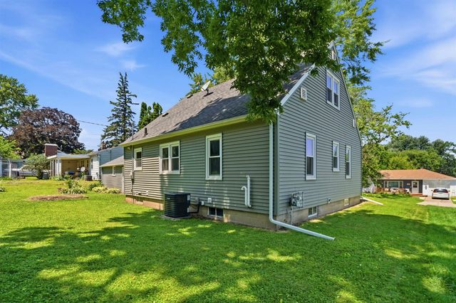 700 Cornwall Avenue, Waterloo, IA 50702