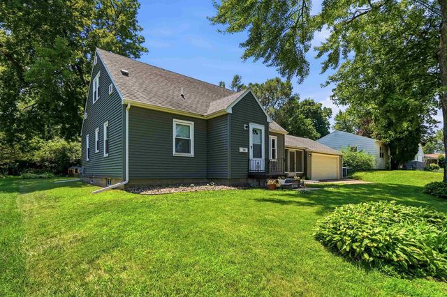 700 Cornwall Avenue, Waterloo, IA 50702