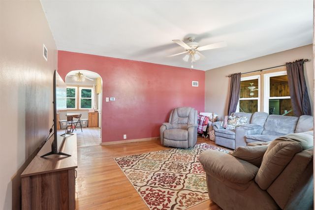 700 Cornwall Avenue, Waterloo, IA 50702