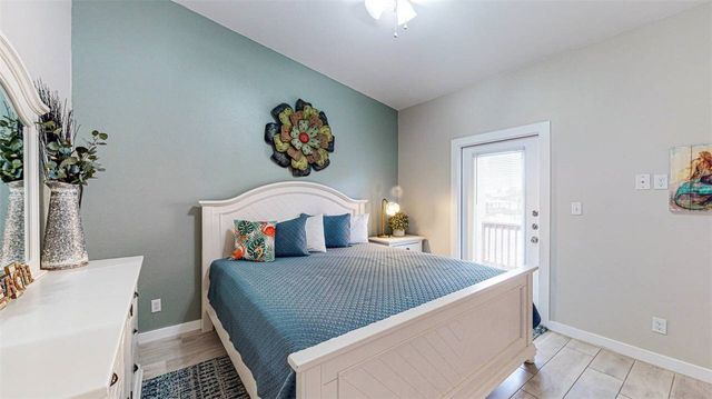 1813 S 11th St 101, Port Aransas, TX 78373