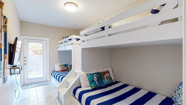 1813 S 11th St 101, Port Aransas, TX 78373