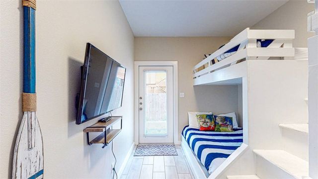 1813 S 11th St 101, Port Aransas, TX 78373