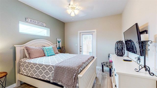 1813 S 11th St 101, Port Aransas, TX 78373