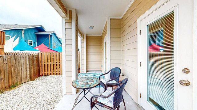 1813 S 11th St 101, Port Aransas, TX 78373