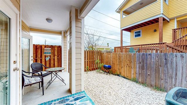 1813 S 11th St 101, Port Aransas, TX 78373