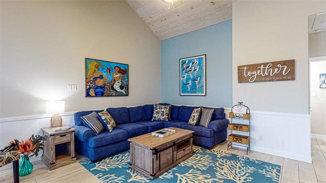 1813 S 11th St 101, Port Aransas, TX 78373