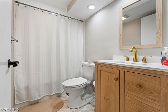 4608 Flagship DR 202, Fort Myers, FL 33919