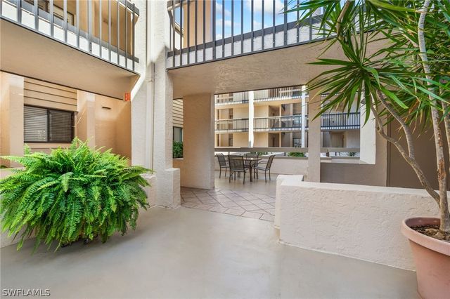 4608 Flagship DR 202, Fort Myers, FL 33919