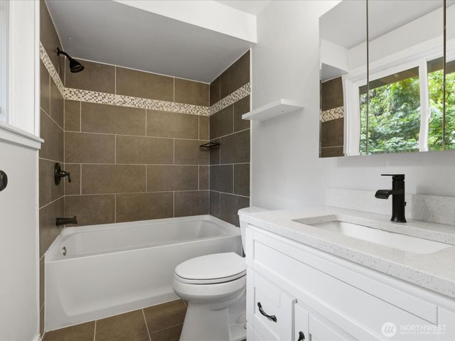 14738 SE 244th Street, Kent, WA 98042