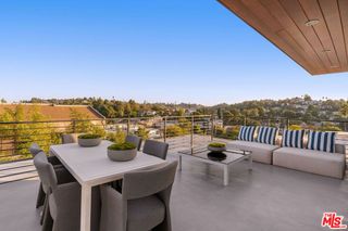 2915 Avenel Terrace, Los Angeles, CA 90039