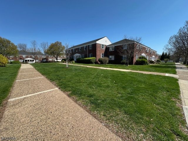 29 Colfax Manor D, Roselle Park Boro, NJ 07204