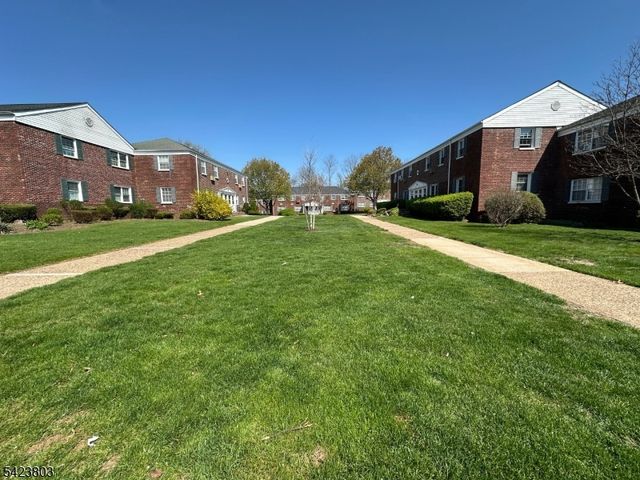 29 Colfax Manor D, Roselle Park Boro, NJ 07204