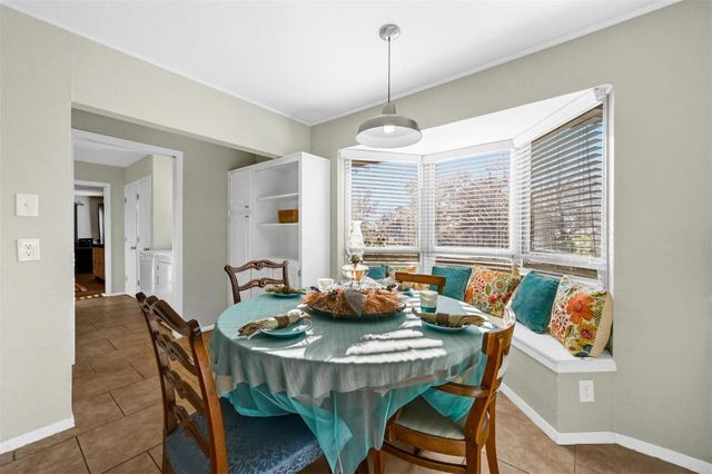 111 Longhorn Drive, Gainesville, TX 76240