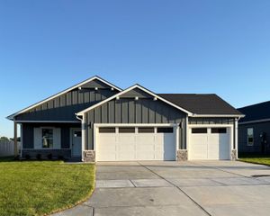2880 S Maize Ct, Wichita, KS 67215