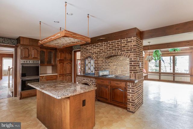 1518 COUNTRY CLUB DR, Lancaster, PA 17601